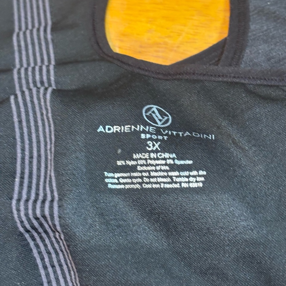 Adrienne Vittadini Sports Bra 3x new - Picture 6 of 6